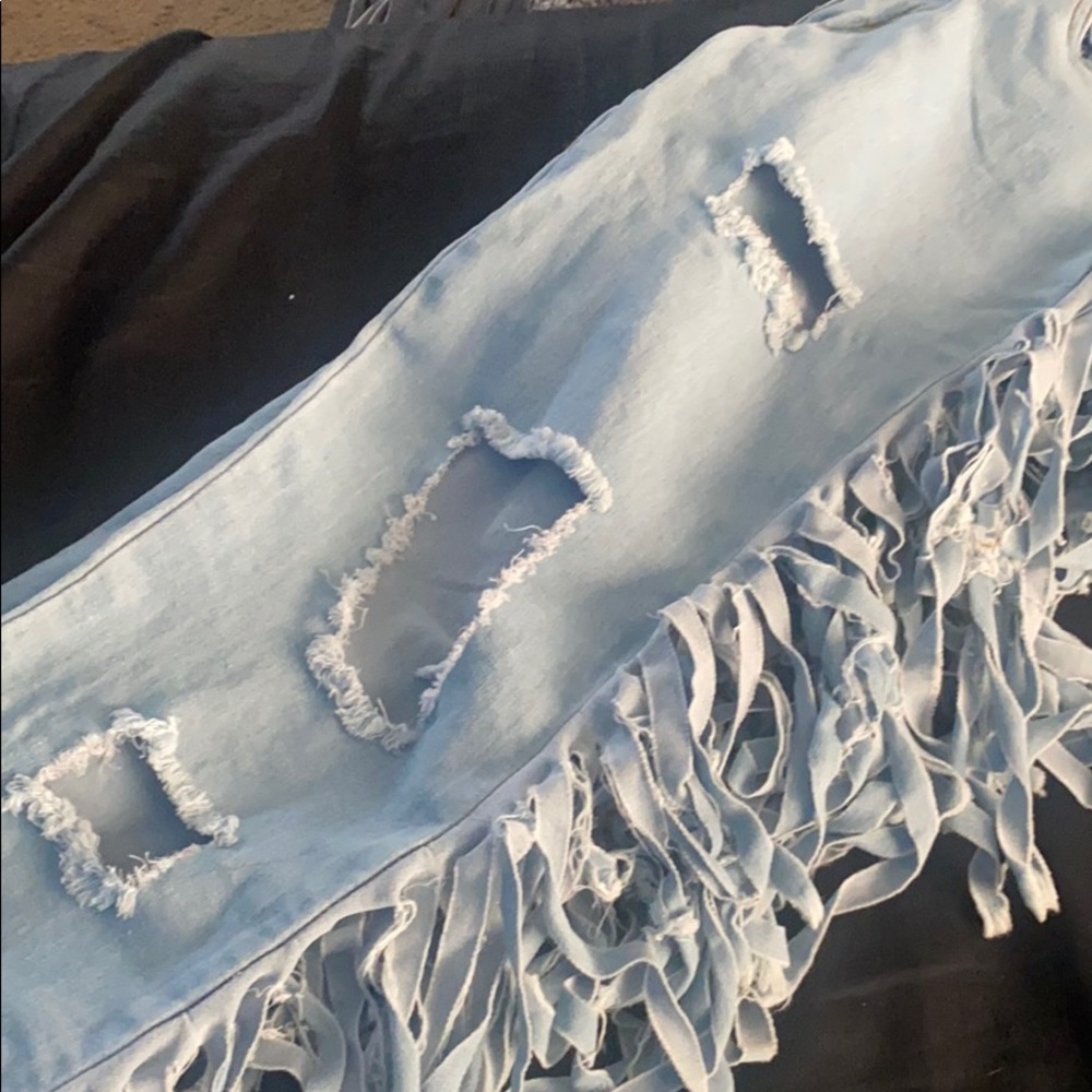 High waist distressed jeans